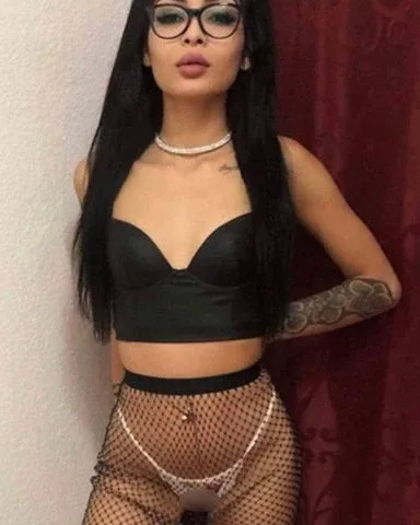 Photo from listing “Anne Von Den Philippinen”, age 23