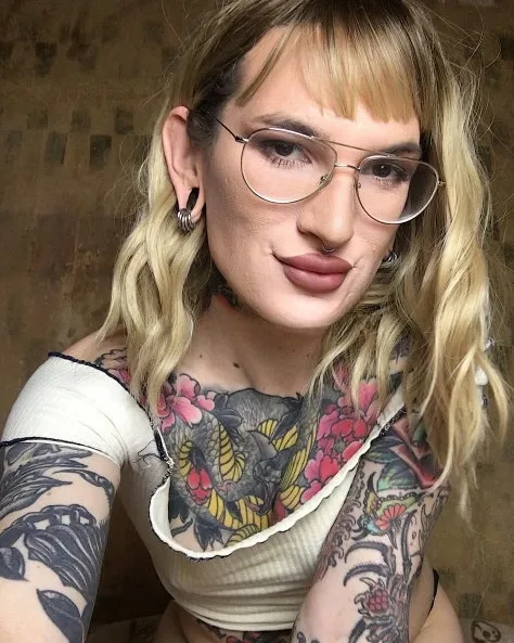 Photo from listing “Luna Snow”, age 28