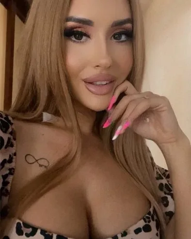 Photo from listing “Mia”, age 29