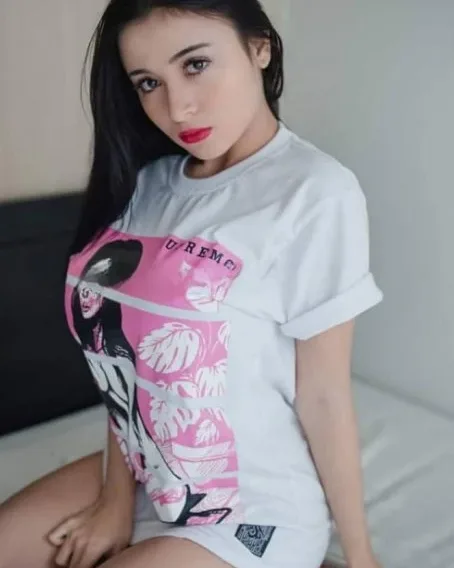 Photo from listing “Jenny”, age 25