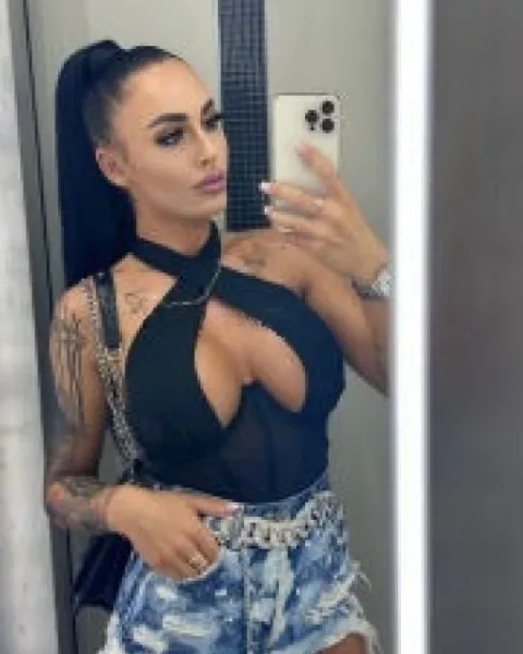 Photo from listing “Kira”, age 29