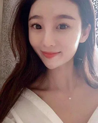 Photo from listing “Amanda”, age 25