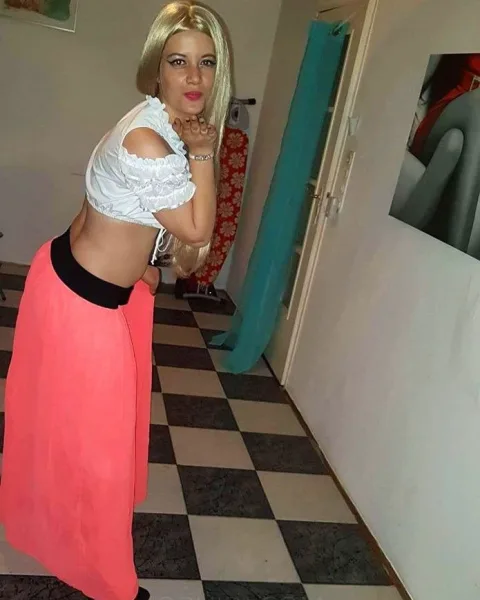 Photo from listing “Narcissa”, age 18