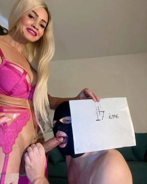 Photo from listing “Aline Lopez”, age 33