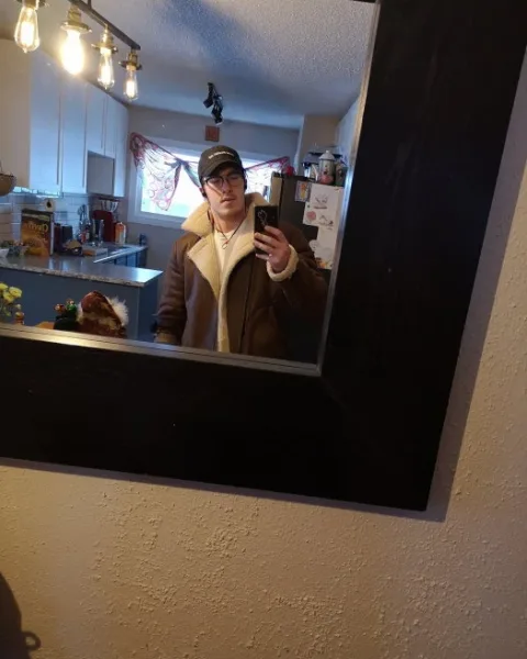 Photo from listing “Kaz Miller”, age 24