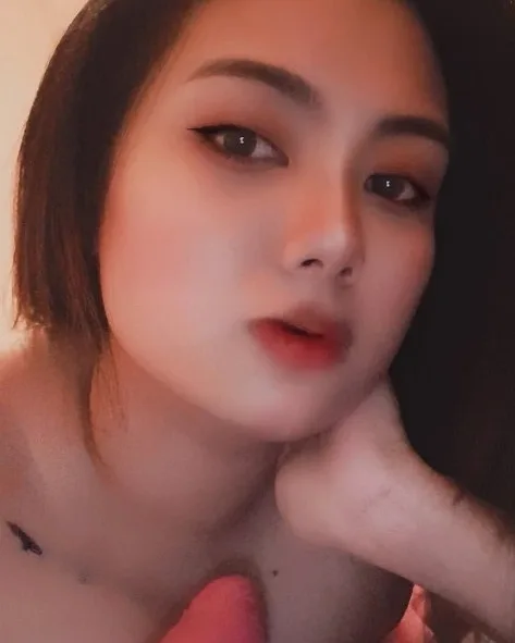 Photo from listing “Sophia”, age 27