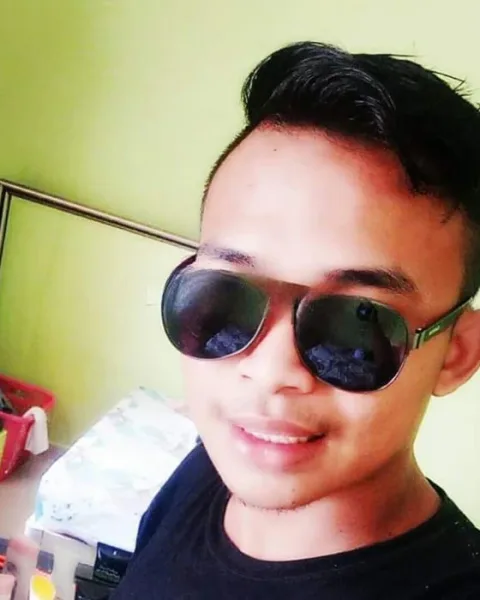 Photo from listing “Alvinlee”, age 30