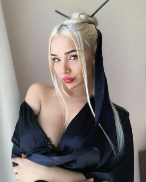 Photo from listing “Vanessa”, age 26
