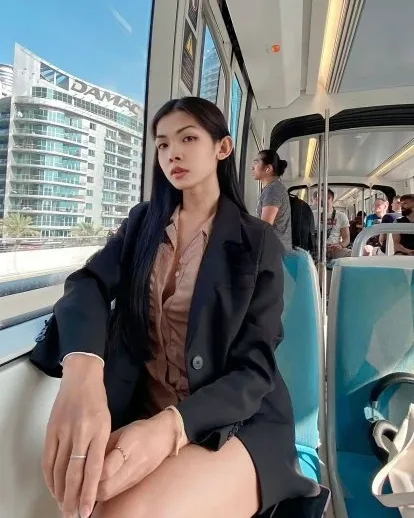 Photo from listing “Lora”, age 23