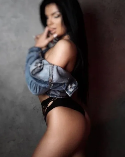 Photo from listing “Nicole Independent”, age 29