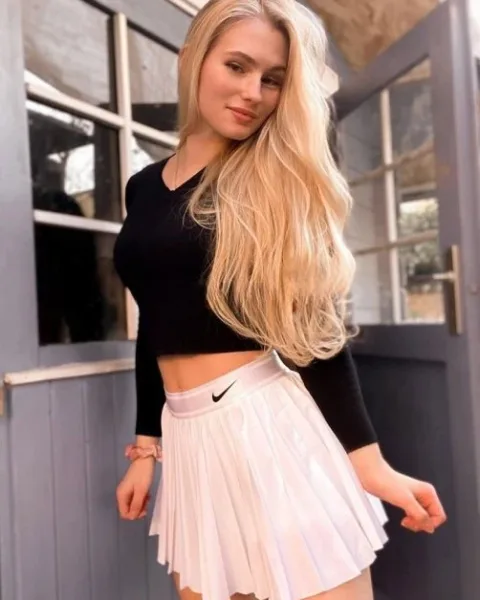 Photo from listing “Niana”, age 21