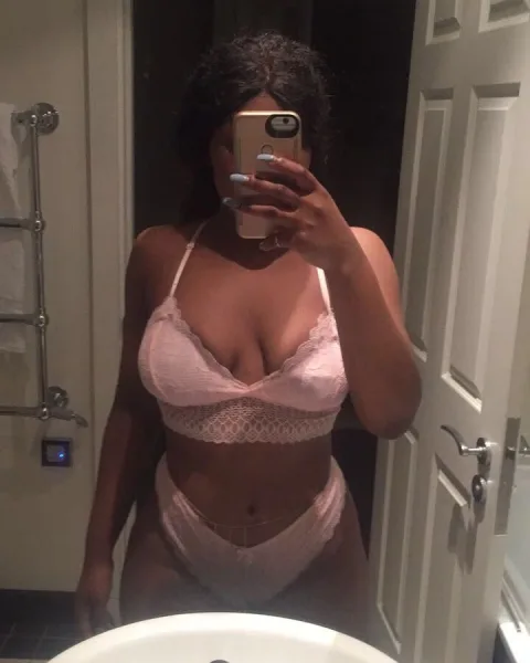 Photo from listing “EbonyFreakAmia”, age 19