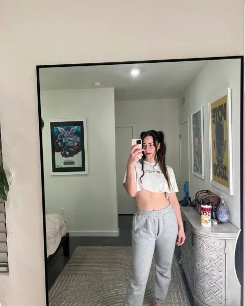 Photo from listing “Josiane”, age 25