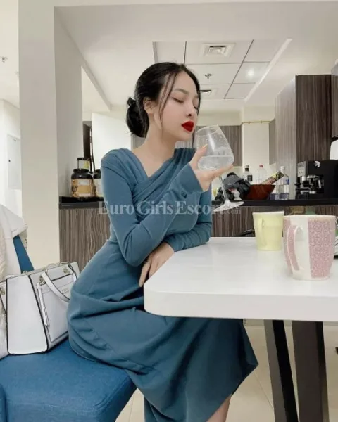 Photo from listing “Susan Lee”, age 22