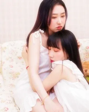 Photo from listing “Aisu und July heißes Duo”, age 27
