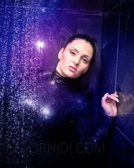 Photo from listing “Miss Bizarra”, age 18