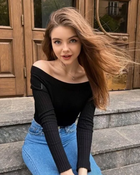 Photo from listing “Agda”, age 20