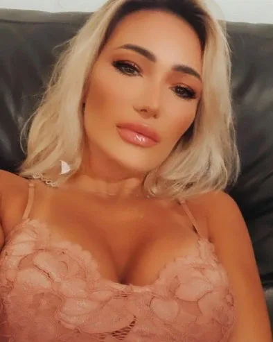 Photo from listing “Anne Marie”, age 27
