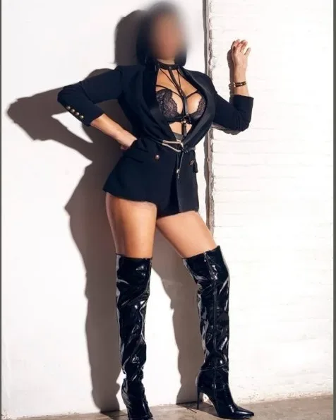 Photo from listing “Tantric Masseuse”, age 39