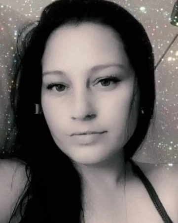 Photo from listing “Alice”, age 30