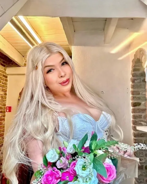 Photo from listing “Juliana”, age 24