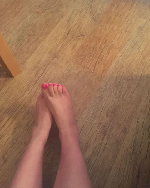 Photo from listing “englishbouncyboobsx”, age 49