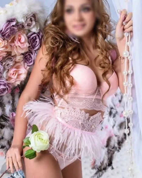 Photo from listing “Amber”, age 30