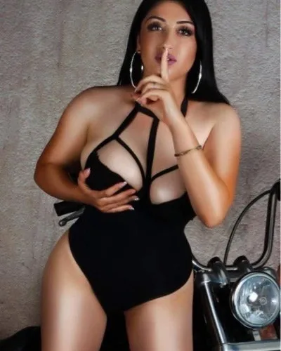Photo from listing “Larisa Ganz Neu”, age 21