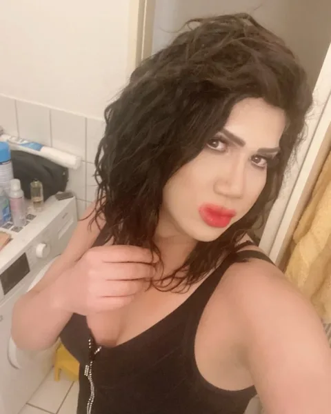 Photo from listing “Perla”, age 27