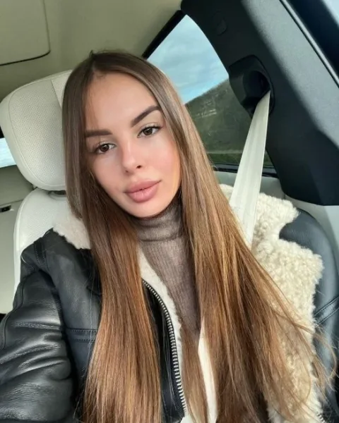 Photo from listing “Olivia”, age 25