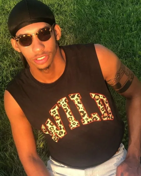 Photo from listing “Andre”, age 26
