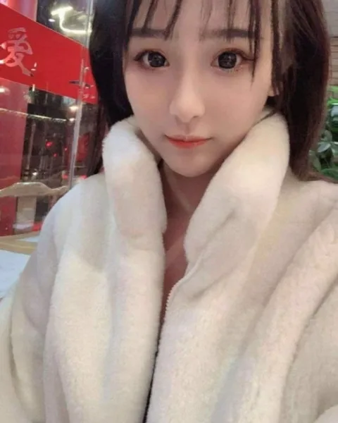 Photo from listing “Ellen”, age 23