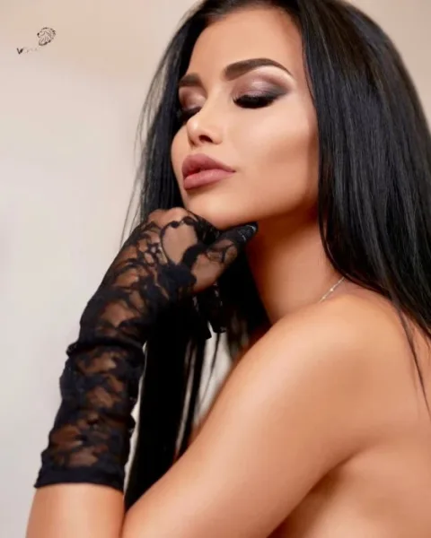 Photo from listing “Rosa”, age 22