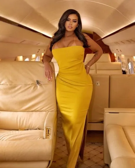 Photo from listing “Wanessa Pornstar Pornstar”, age 25