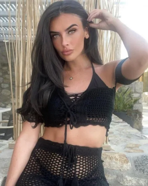 Photo from listing “Lola”, age 27