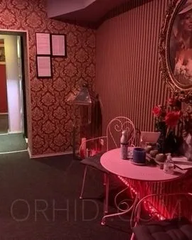 Photo from listing “Club Monamie”, age 18
