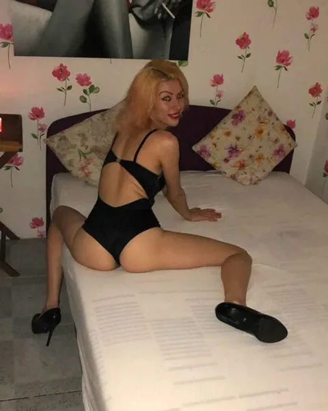 Photo from listing “Julia-slim”, age 18