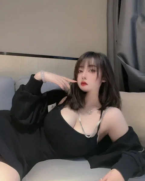 Photo from listing “Linlin”, age 24