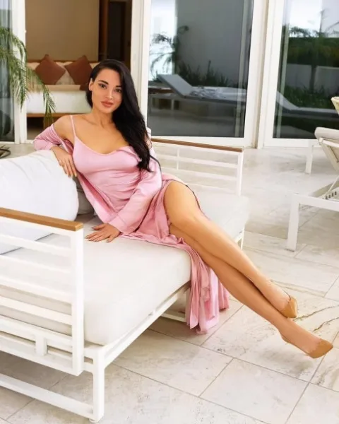 Photo from listing “ARIEL-high class”, age 24