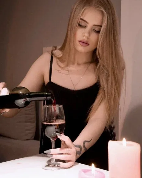 Photo from listing “Barbara”, age 22