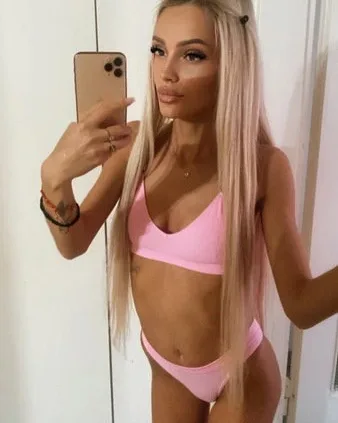 Photo from listing “Karina Bis 2108 Vor Ort”, age 21