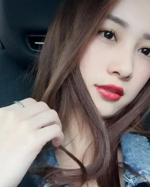Photo from listing “Yenna”, age 24