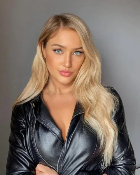 Photo from listing “Bitksi”, age 21