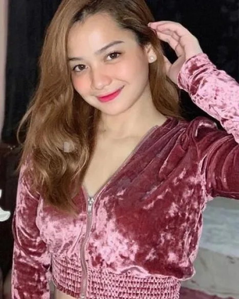 Photo from listing “Zati”, age 24