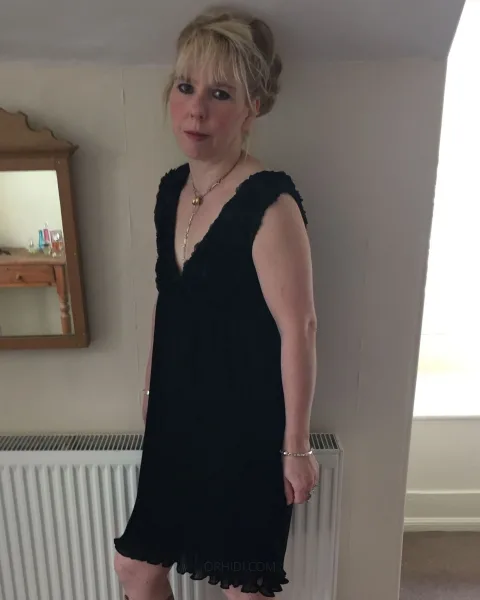 Photo from listing “KatieOfDevon”, age 52