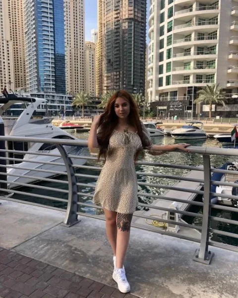 Photo from listing “Donna”, age 19