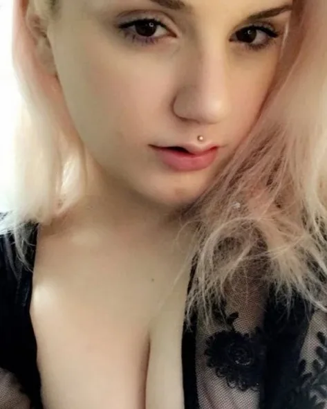 Photo from listing “Kimberly”, age 30