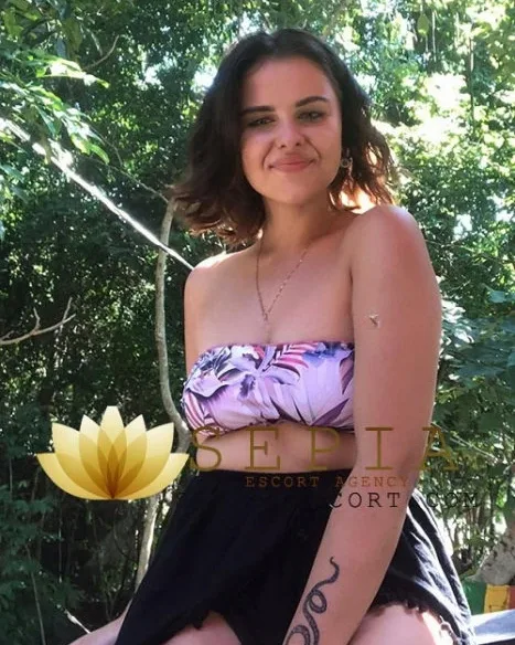 Photo from listing “Frida”, age 27