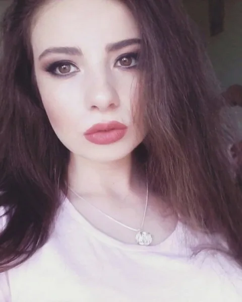 Photo from listing “Melanie”, age 22