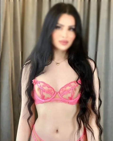 Photo from listing “Elisa”, age 21